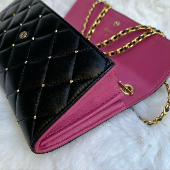 SOLD!!!!!❤️ CLASSIC CHANEL FLAP WALLET w/ CHAIN ❤️ - Picture 6 of 11